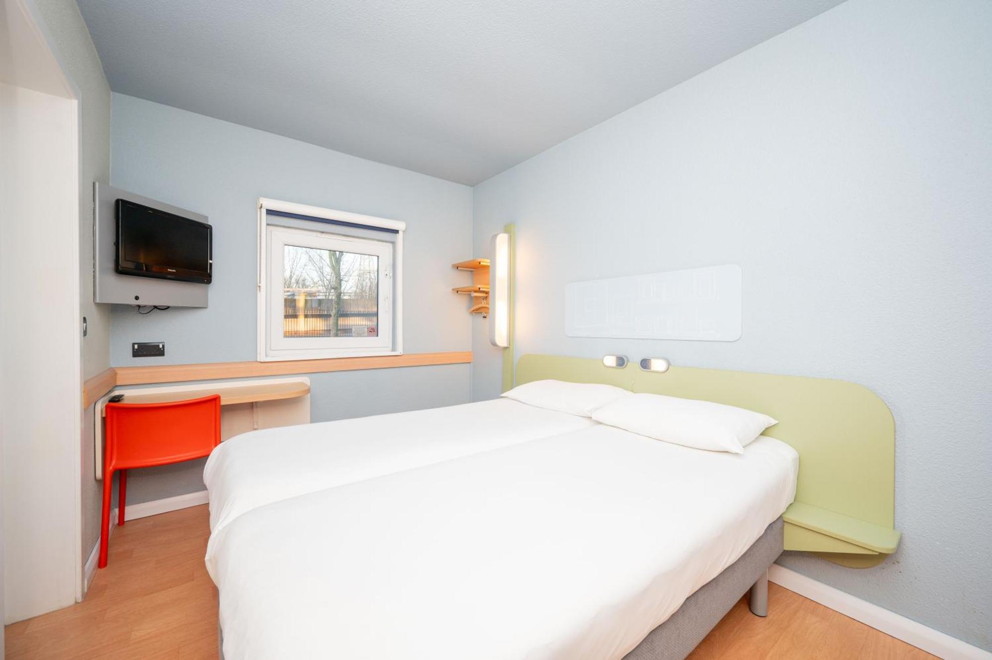 Ibis Budget London Barking Barking  Exterior photo