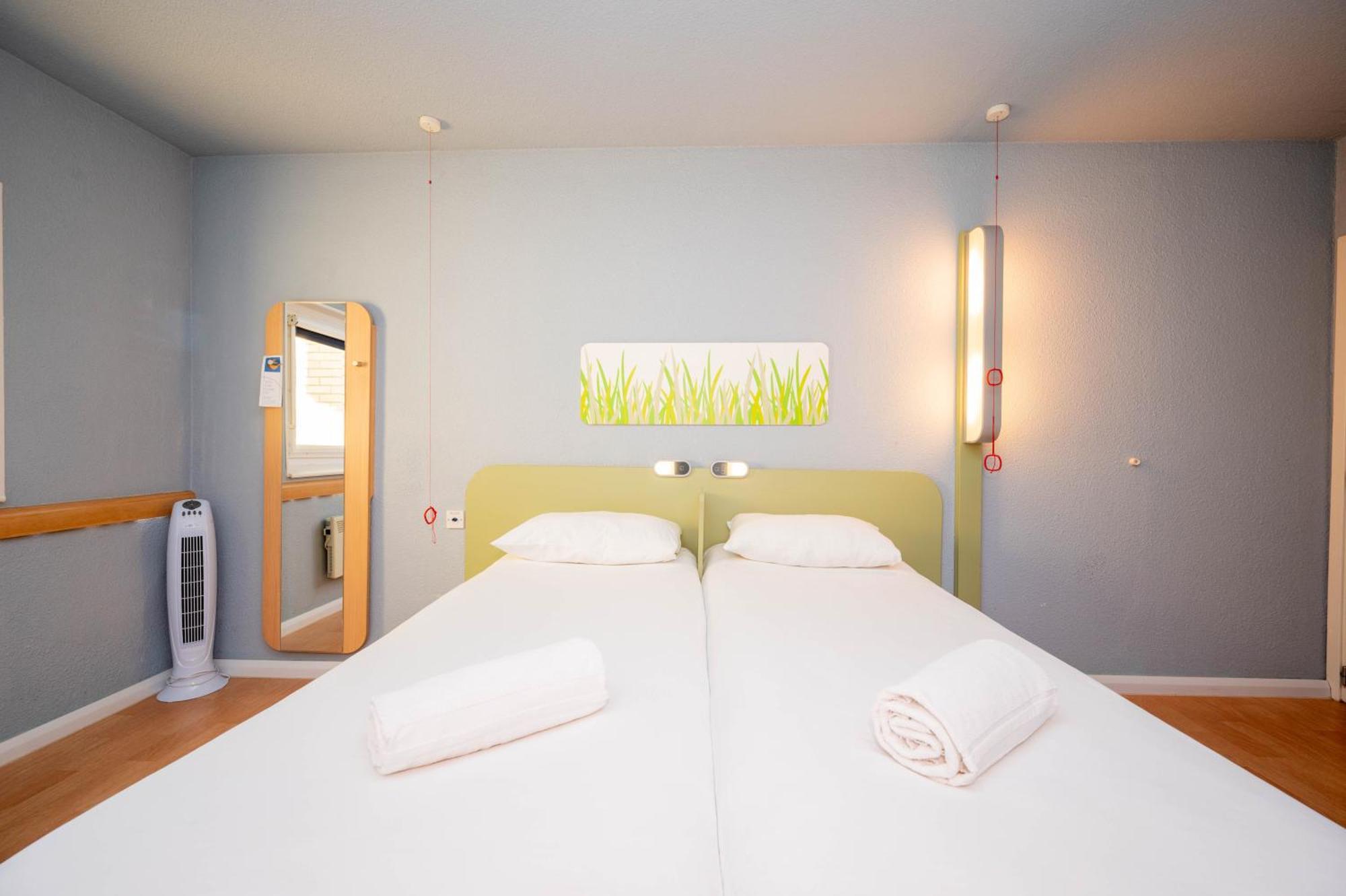 Ibis Budget London Barking Barking  Exterior photo