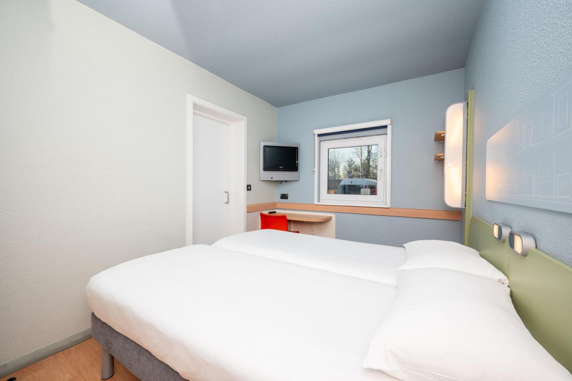 Ibis Budget London Barking Barking  Exterior photo