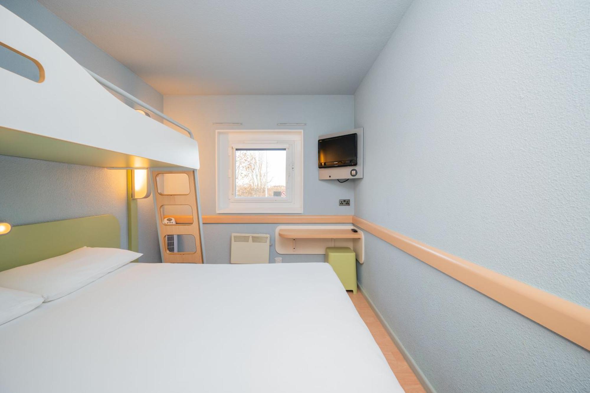 Ibis Budget London Barking Barking  Exterior photo
