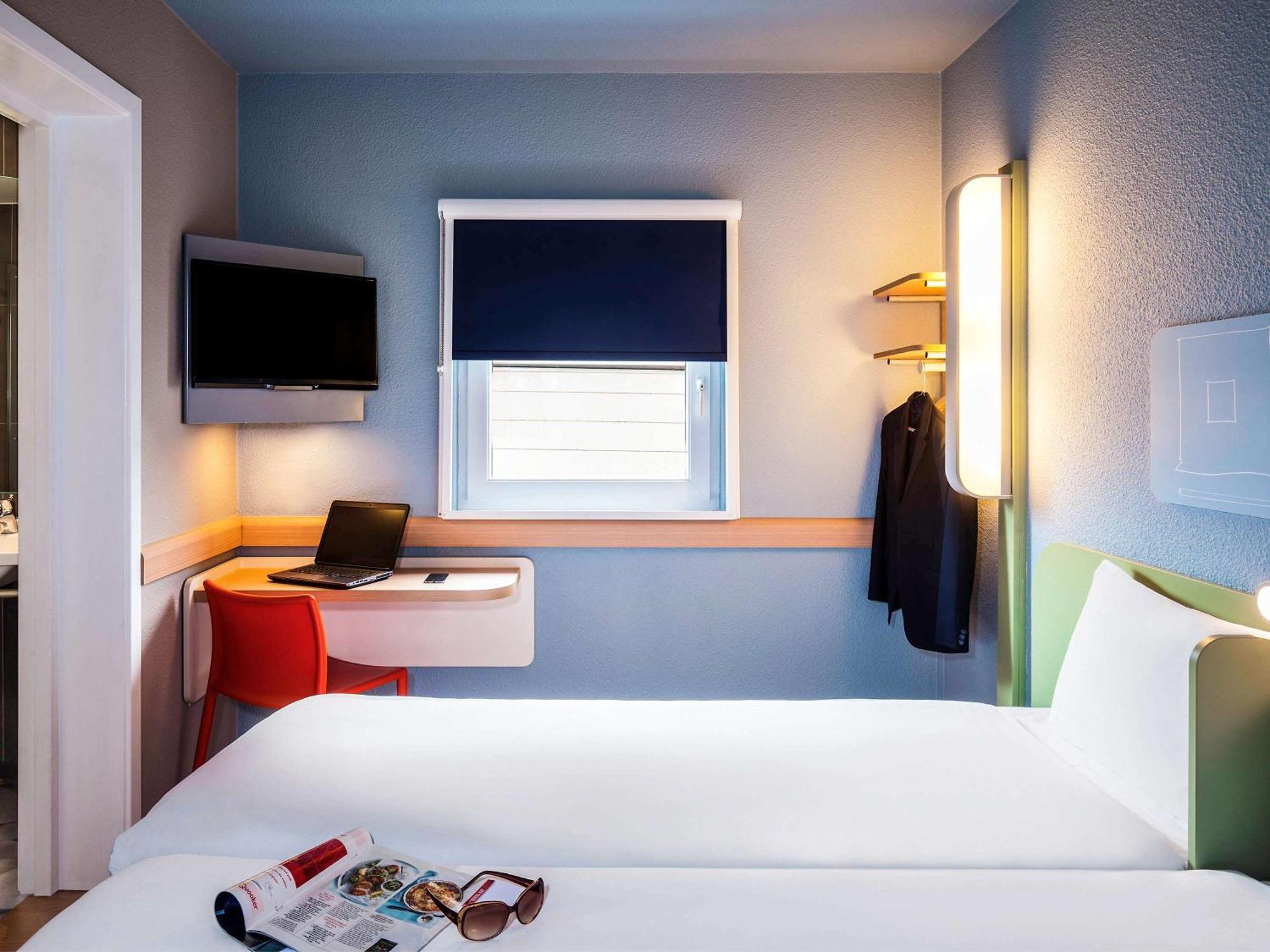 Ibis Budget London Barking Barking  Exterior photo