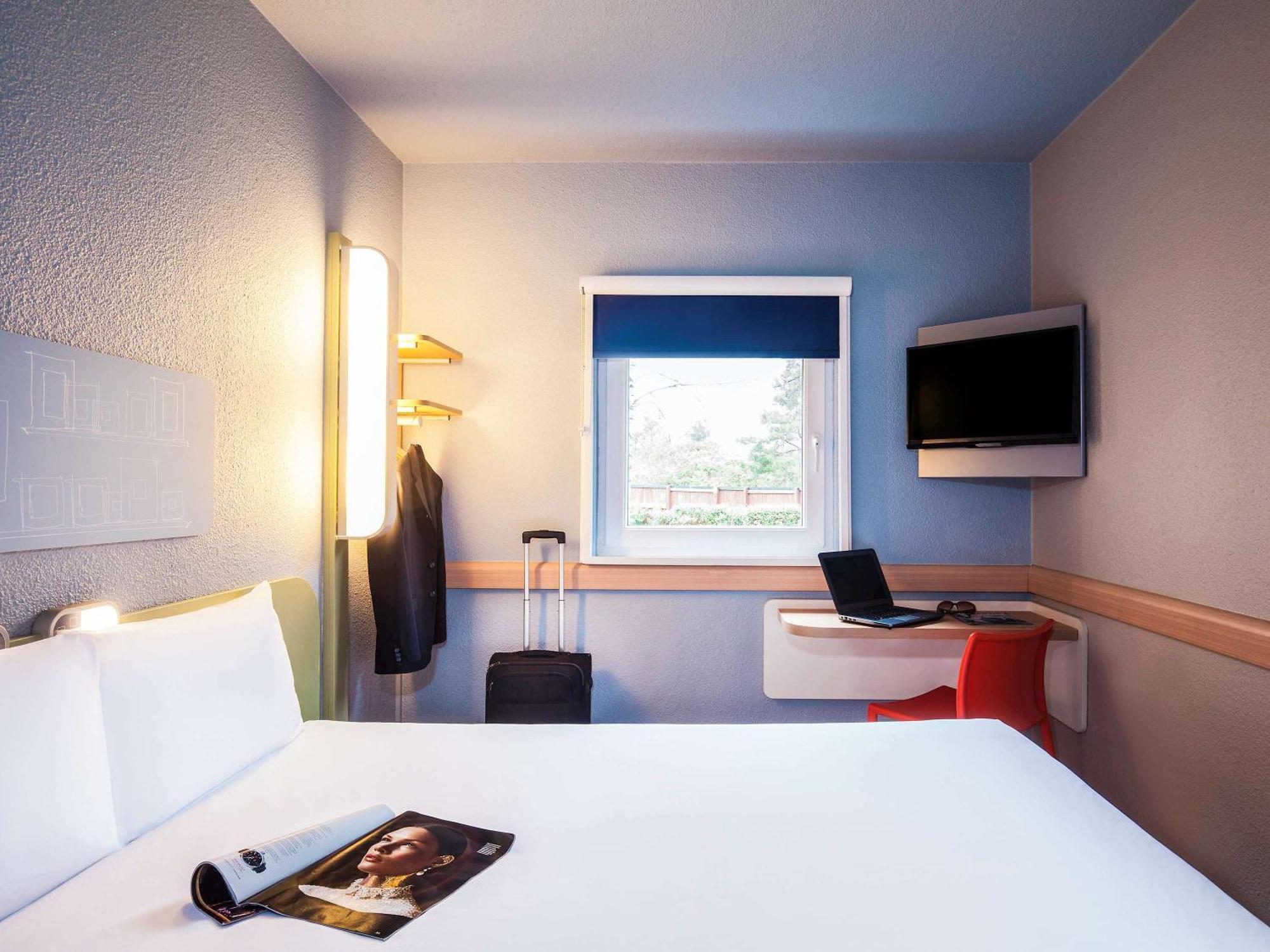 Ibis Budget London Barking Barking  Exterior photo