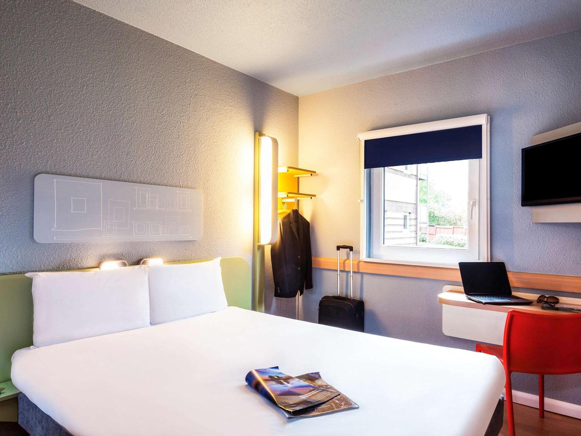 Ibis Budget London Barking Barking  Exterior photo