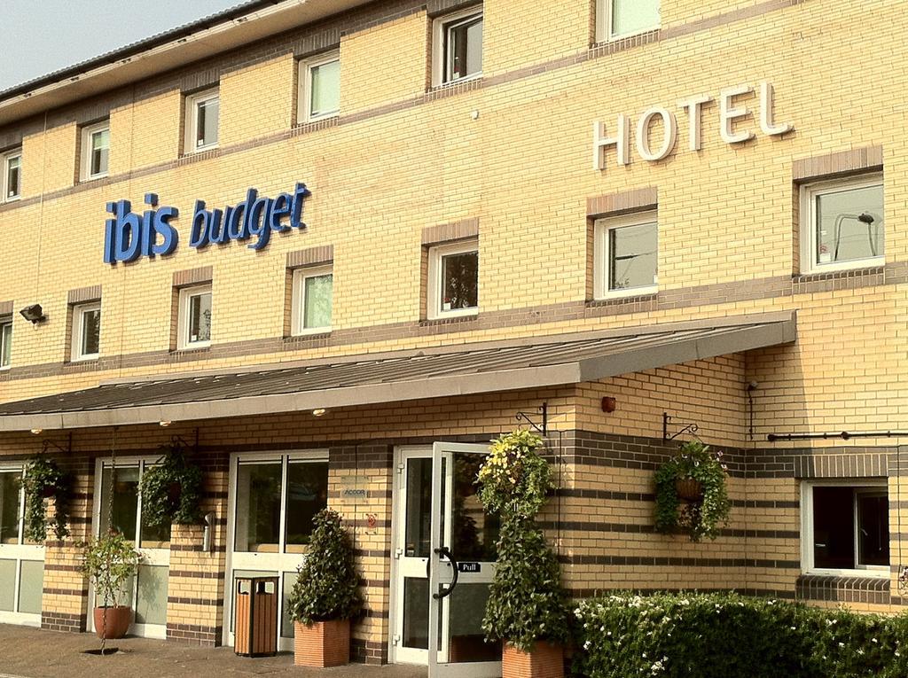 Ibis Budget London Barking Barking  Exterior photo